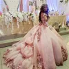 Off Shoulder Cathedral Puffy Skirt Sweet 16 Dress Appliques Rose Gold Quinceanera Klänningar Lace Up Back 15 År Party Gown