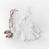 Ins Baby Girls Lolita Dress for Toddler Pizzo Tutina con Tutù Bella principessa + berretto Battesimo Costume bianco Abbigliamento da battesimo 210529