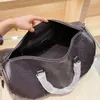 Seyahat Çantaları unisex kabartmalı duffel çanta moda açık paketi geniş alan yüksek kapak çok fonksiyonlu çanta omuz230z