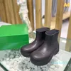 Moda poça mulheres designer short rainboots luz impermeável sapatos casuais sapatos casuais à prova d 'água sola de borracha sola de borracha várias cores