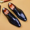 Chaussures de robe pour hommes italiennes Luxe Véritable brevet de la mode Vintage Vintage Rétro Business Business Mariage Chaussures pour hommes A110