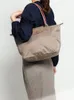Kvinnor Handväskor Purses Shopping Stora Tote Beach Bags Pochette Nylon Handbag Oxford Real Leather Top Quality Foldbar Travel Hand 174N