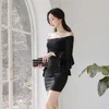 Off Shoulder Tight Dress Koreaanse dames zomer zwarte mouwloze mini lange mouw sexy cabaret feestjurken voor vrouwen 210602