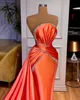 2021 Coral Mermaid Avondjurken Ruched Crystal Strapless Formal Prom-jurken met overskirt Vestiti da Sera