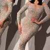 2021 Sequined Evening Dresses Off Shoulder Långärmade Sidor Split Prom Kändisar Kappor Feather Sexy Plus Size Formell Party Dress