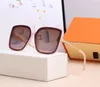 Moda de lujo para mujer Diseñador de la marca Gafas de sol 2229 Cuadrado Marco grande Verano Estilo generoso Color mezclado Lente de protección UV de calidad superior