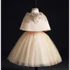 Robes de fille de dentelle d'or pour les perles de première communion Appliques Tulle robe de bal cape filles Pageant robe de fille de fleur pour les mariages 210303