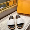 Ontwerpers slippers haak lus bevestigingen slippers pool kussen comfort sandalen platform sandaal