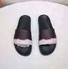 2021 desenhador flip flops homens mulheres sandálias verão praia slippers senhoras sandali firmati da donna sapatos clássico laser colorido