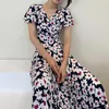Korejpaa Kadınlar Elbise Yaz Kore Chic Kadın Batı Tarzı V Yaka Çapraz Ruffled Yan Dantel Çiçek Vestidos 210526
