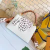 Leopard Print Capucines Handväskor Tygväska Kvinnor Crossbody Bag Avtagbar bälte Toppkvalitet Handväska Purse Clemence Fashion Shopping B2562