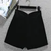 DEAT Autumn Winter High Waist Velvet Shorts Women Ins Outer Wear Western Style Slim Beaded A-line Black Casual RC011 210304