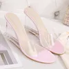 Lady Sweat Wedding Party Dress Shoes Kvinnor Sandaler Öppna Toe Wedges Skor Sexig Crystal Heels Casual Dress Party Transparent J2023