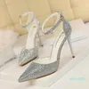 2022 Frauen Kleid Schuhe High Heels Damen Designer Echtes Leder Pumps Dame Sandalen Hochzeit Böden mit Box Schwarz Golden Gold Schuh