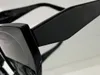 Solglasögon för män och kvinnor sommarstil 14ws anti-ultraviolett retroplatta full ram mode glasögon slumpmässig låda