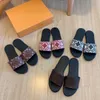 Сандалии мода женские сандалии женщины с коробками цветок напечатанные галстуки унисекс пляж флип флопы тапочки 012
