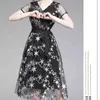 カジュアルなセクシーなドレス夏のファッション女性5つの尖った星刺繍半袖パーティーVネック210603