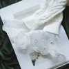 Luvas sem dedos [La Maxpa] 2021 Bela Deusa Elegante Lace Braço Quentes Mulheres Acessórios Preto Branco Cuff Mangas Falsas