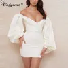 Colysmo mini satin klänning 2 lager lyktor ärm v neck dragkedja ruched bodycon vit sommar kvinna elegant chic party robe 210527