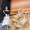2021 New Women Wedge Sandals Summer Bead Studded Detail Platform Sandals Buckle Strap Peep Toe Thick Bottom Casual Shoes Ladies Y0608
