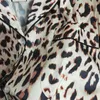 Sommar Kort pyjamas för kvinnor Leopard Print Sleepwear Pyjamas Satin Silk Pjamas PJS 2 Piece Set Loungewear Hemkläder Pijamas 210809