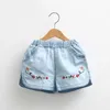 Été Casual 2 3 4 6 8 10 ans Bébé Enfants Bleu Broderie Floral Coton Poche Denim Shorts Pour Petits Enfants Filles 210529
