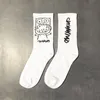 Moda New Homens Meias Japonesa Algodão Padrão Dos Desenhos Animados Estilo Hip Hop Estilo Respirável Mid Tubo Meias Skate Socks Macio Longo Meia Para Homens Gaiers