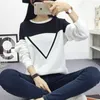Winter Fashion Black and White Spell Color Patchwork Hoodies Women V Pattern Pullover Sweatshirt Female Tracksuit M-XXL 210805