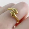 Simple amor abrazo pareja anillo estilo coreano personalidad nicho diseño dos manos abrazo moda anillos joyería regalo para amantes