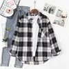 Automne Plaid Flanelle Chemise Femmes Blouses Et Tops Rétro Coton Lady Lâche Outwear Chemisier Femme 210226