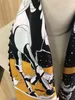 2021 Ankunft Mode elegante Marke Pferd Design 100 % Seidenschal 90*90 cm quadratischer Schal Twill Wrap für Frauen Dame Mädchen