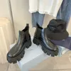 Monolith polerat Läder Ankel Chelsea Boots plattform Kilar slip-on runda Tå block klackar Platta tossor halv chunky boot lyx designer för kvinnor fabriksskor