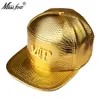 chapeau plaqué or