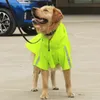 ペット犬の反射防水レインコートセーフな犬レインコートを歩く犬の服ペット犬の付属品