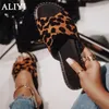 Sandals novas e confortáveis ​​Mulheres 2021 Summer Rhinestone leopard estampa aberta de pé de dedo ladras casuais 36-43 slides de tamanho grande