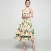 Kvinnors banor klänningar sexiga spaghettibandar floarl tryckt tiered ruffles mode casual mid klänning vestidos