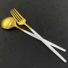 24 sztuk Matte Gold Flatware Zestaw sztućców 304 Zestaw obiadowa Ze Stali Nierdzewnej Zestaw Nóż Kuchenny Widelec Spoon Silverware Zestaw stołowych 211012