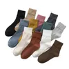 Chaussettes en coton uni pour enfants, nouvelle collection automne et hiver, tube central, couleur bonbon, pigment, vêtements pour femmes, 60% de réduction