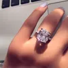 Fine Promessa Anel 925 Sterling Prata Banhado Almofada Corte 7mm Diamantes CZ Engajamento Anéis de Casamento para Mulheres Jóias