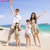 Family fitted summer couple beach dress cotton short-sleeved printing t shirt suit mother daughter dresses family matching 210713