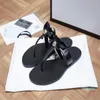 2022 A18 Designer Dames Sandalen Dames Luxe Lederen Slippers Flat Shoe Oran Sandal Party Trouwschoenen met Doos Maat 35-42