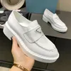 Новые дизайнерские туфли для женщин Horsebit LOAFER LOW каблуки кожаные густы на каблуках с розовым печатью Черная платформа Size35-40