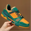 2022 Mężczyzna Casual Płaski Trener Sneaker Luksusowy Projektant Oddychający Biały Tenis Sport But Work Up Multi Colored For Autumn Winter MkJJ0001