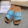 2022 Sandali firmati di lusso Pantofola Pantofole romane intrecciate Pantofole Scarpe Stampa Slide Summer Wide Flat Lady Canvas Lettering Tessuto Outdoor Suola in pelle 35-42