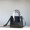 2021 Kvinnor Kedja Kvinnor Handväska Läder Luxurys Designers på Lady Crossbody 2020 Handväska Tote Solds Bags Purse Väskor Hot Shoulder