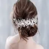 Цветочный оголовье Свадебные Волосы Аксессуары для волос Bridal Tiara Гребень Штыки Ювелирные Изделия 210616