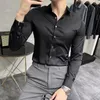 Camisas casuais masculinas Vestido de seda lisa e preto Menções brancas de roupas elegantes de roupas de moda