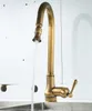 Europe Antique Brass Mixer Pull Out and Cold Water Tap Sink Swivel 360 Degree Mixer Pull Down Kitchen Faucets Single Hole 210724