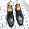 Högkvalitativ mode Designer Tassel Män Loafer Skor 2021 Klassisk Lyx Fat Walking Dress Party Wedding Footwear