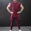 Moda Estate Uomo Senza maniche Felpa con cappuccio T-shirt Felpa muscolare Cool Felpa con cappuccio Top GYM Sport Slim Fitness Felpa con cappuccio Sportswer Tees 210629